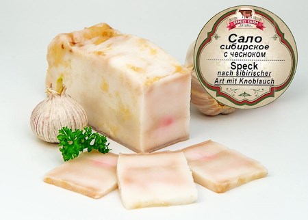 ca. 300g Family Farm Meat Speck Sibir. art mit Knobl. // Сало Сибирское с чесноком