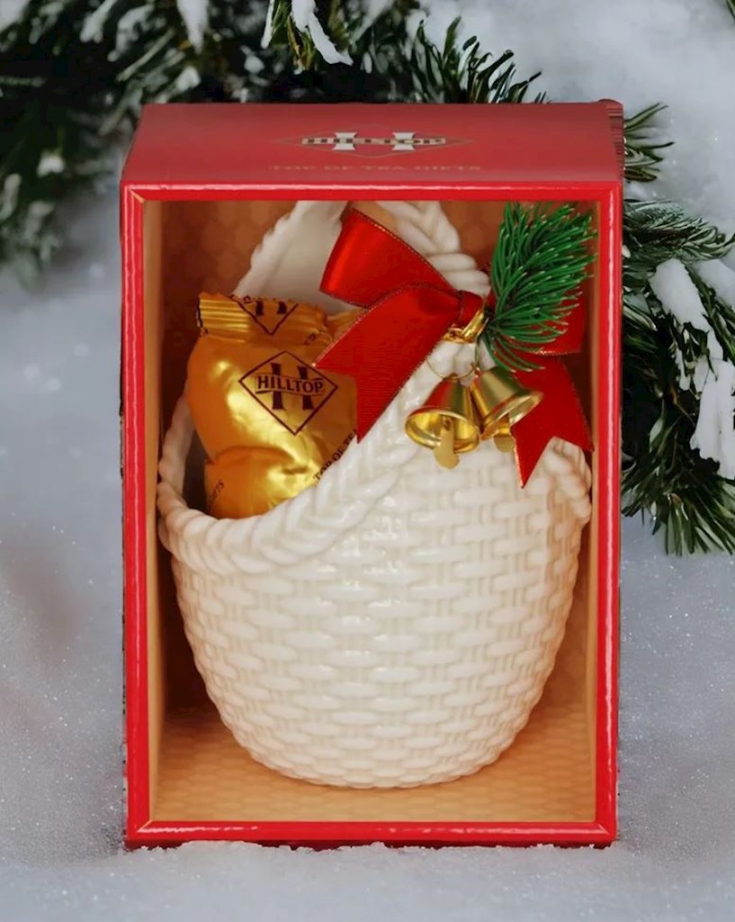 50g Ceylon S/Tee  Korb Neujahrsbogen // Чай черный Подарок Цейлона керам. корзинка Новогодний бант   50g Ceylon S/Tee  Korb Neujahrsbogen // Чай черный Подарок Цейлона керам. корзинка Новогодний бант