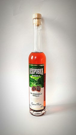 0,5L Wodka mit Pinienkernen alc.40° // Водка на Кедровых Орехах