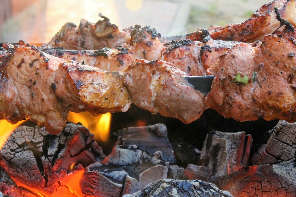 2,0 kg Schaschlik Schweinehals NACKEN Hausmacherart OHNE KONSERVIERUNGSSTOFFE